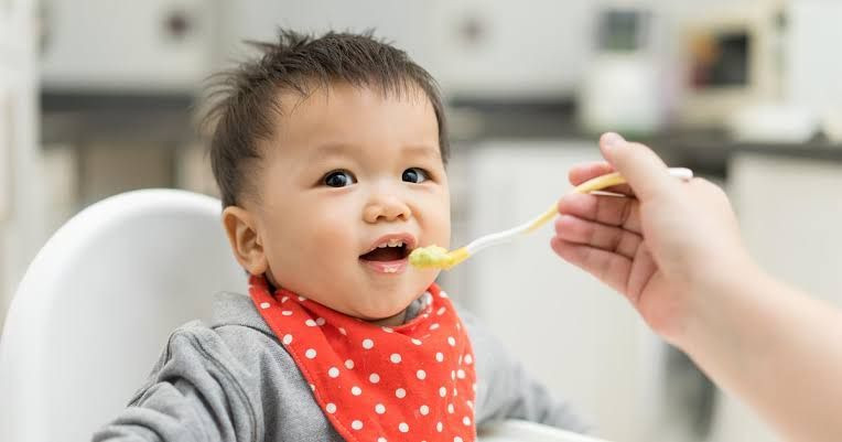 Anak makan